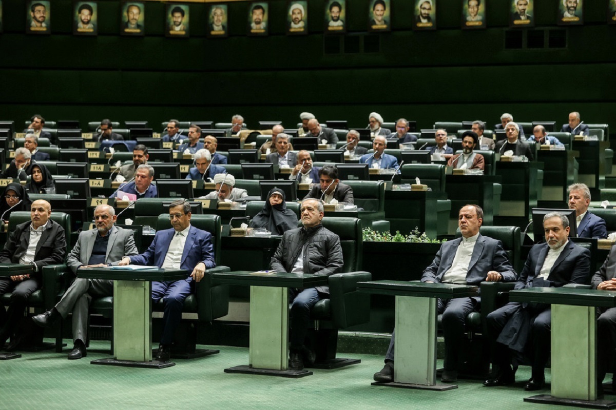 مطالبه مجلس از وزیر اقتصاد آینده مطالبه مجلس از وزیر اقتصاد آینده