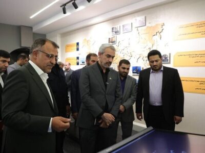 بازدید وزیر اقتصاد از نمایشگاه بین‌المللی مبارزه با پولشویی