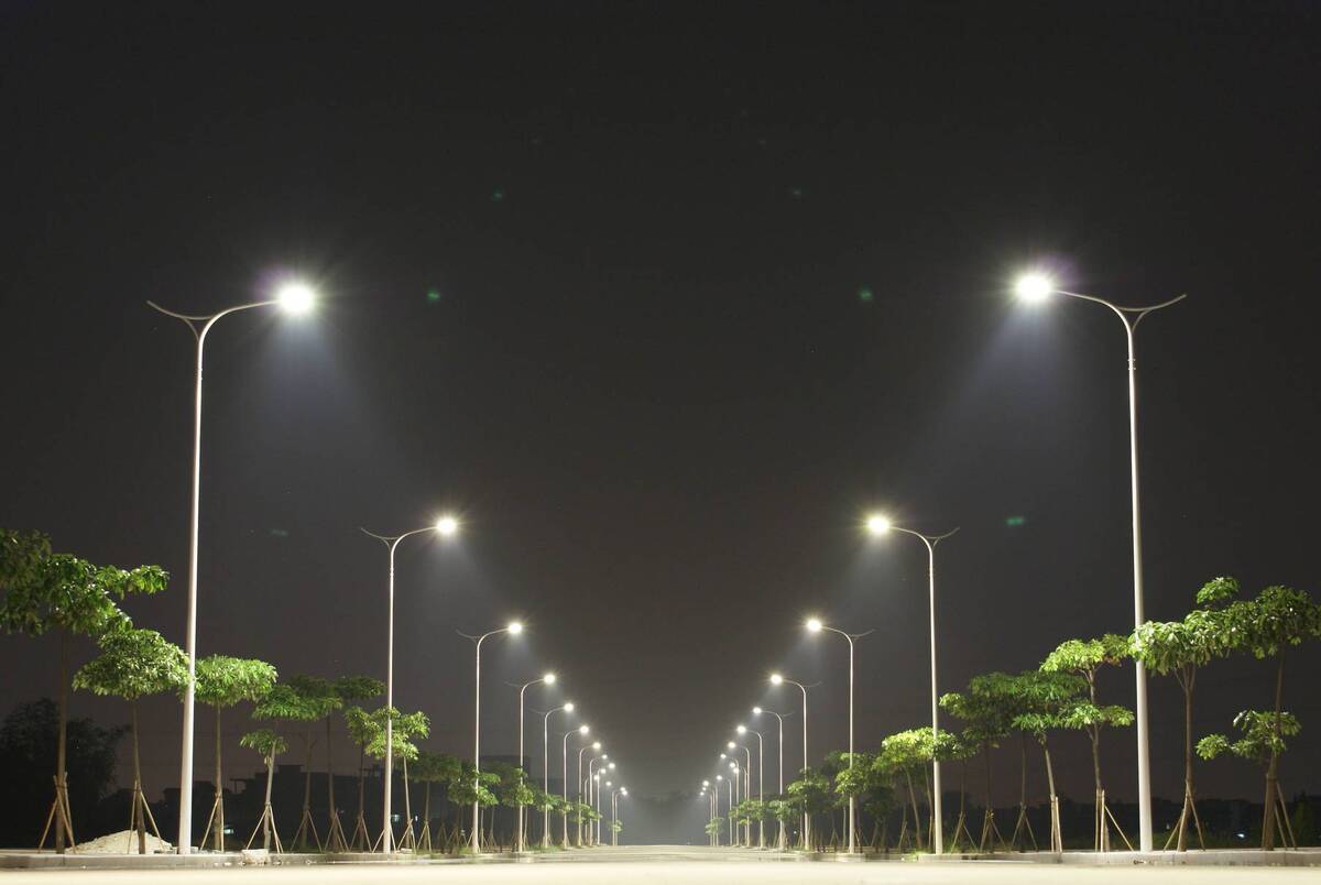صرفه‌جویی ۱۳ مگاواتی برق با تجهیز معابر به چراغ LED