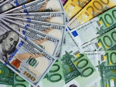 قیمت دلار و یورو در مرکز مبادله ایران؛ پنج‌شنبه ۱۶ مرداد