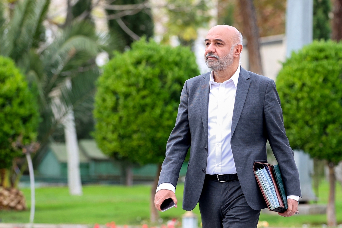 اقتصاد ایران با واگذاری مدیریتی بنگاه‌ها و تمرکززدایی نجات پیدا می‌کند/ اگر همه در کنار هم قرار بگیریم می‌توانیم اقتصاد کشور را به حرکت درآوریم