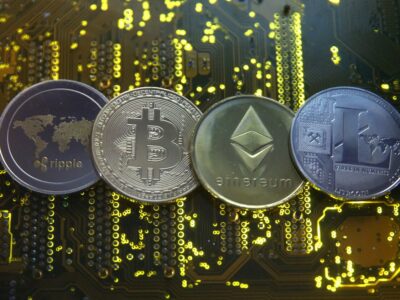 قرمزپوشی کامل بازار رمزارزها؛ ریزش ۴ درصدی بیت‌کوین در بازار جهانی