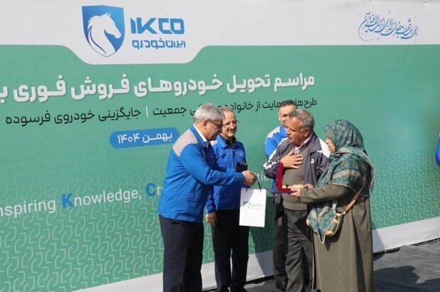 پیرمحمدی: ایران‌خودرو، خودروهای مشتریان را ۱۰ تا ۹۰ روزه می‌دهد