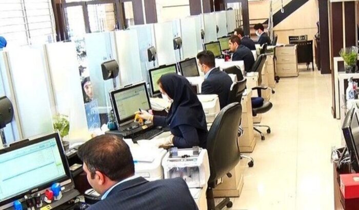 اضافه‌کاری به حضور کارکنان ادارات بعداز ساعت ۱۳ تعلق نمی‌گیرد