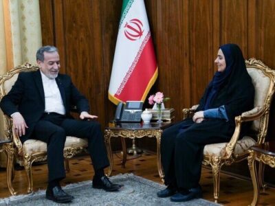 گفتگوی صادق و عراقچی درباره توسعه همکاری‌های مشترک دو وزارتخانه